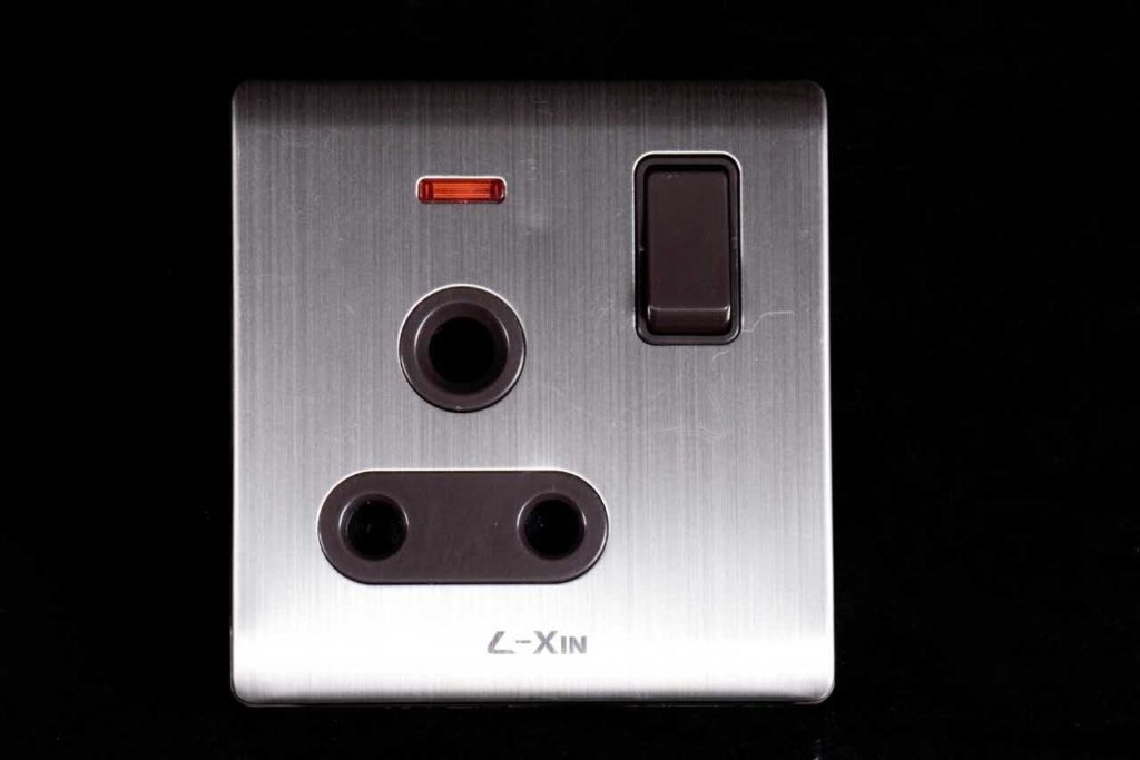 L-Xin Switch & Socket